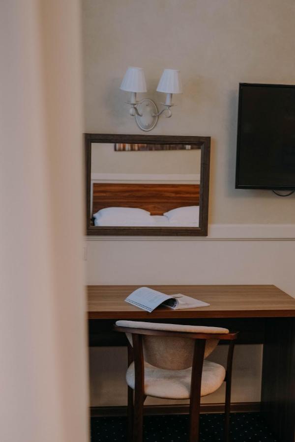 Amsterdam Hotel 敖德萨 外观 照片
