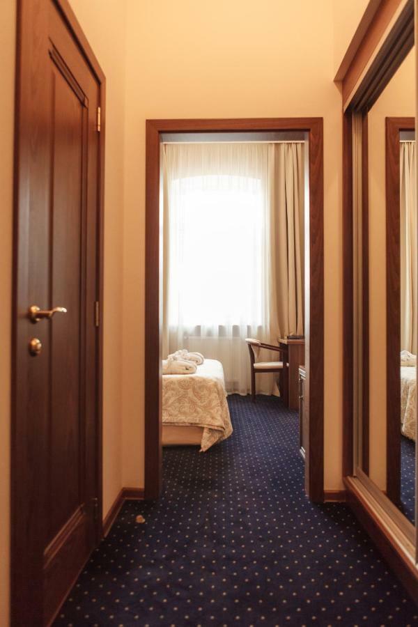 Amsterdam Hotel 敖德萨 外观 照片
